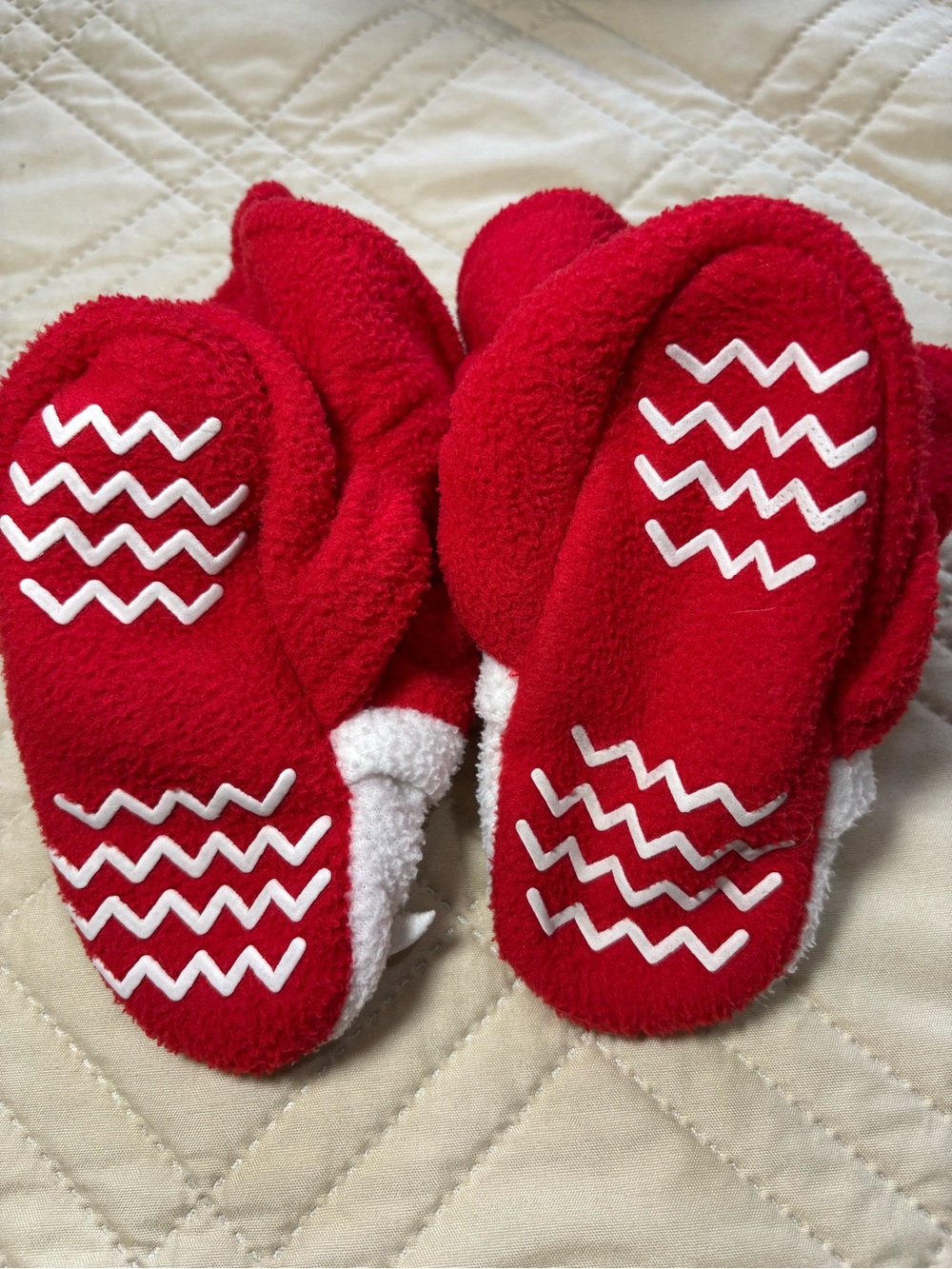 18-24M Fleece Santa Slipper Booties - Picture 4 of 5